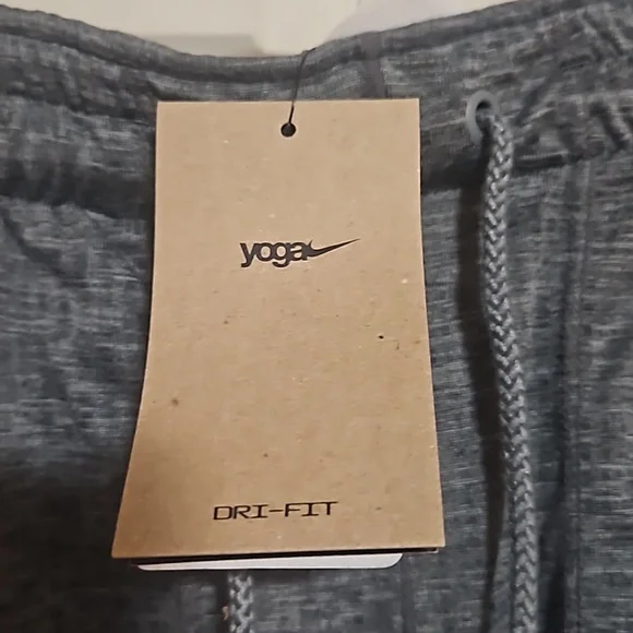 Nike Men's Dri-FIT Yoga 5" Unlined Shorts: GRAY: NEW WITH TAGS: SIZE S